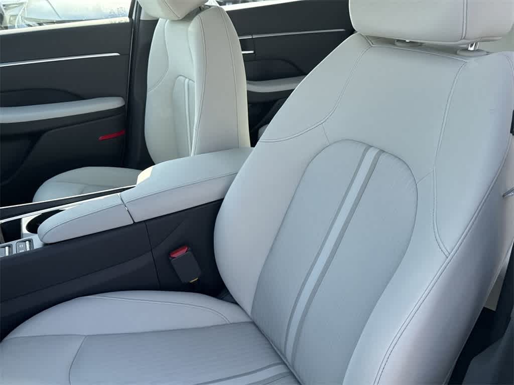 Thumbnail: 2025 Hyundai Sonata - 16