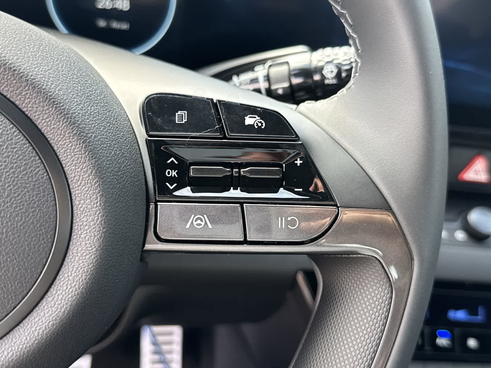 2025 Hyundai Elantra Sport 23
