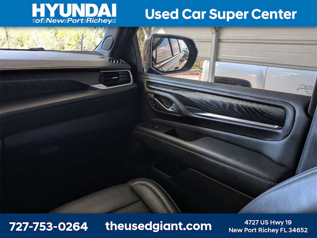 Thumbnail: 2022 GMC Yukon XL - 24