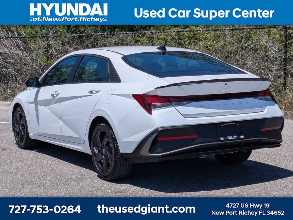 Thumbnail: 2026 Hyundai Elantra - 3