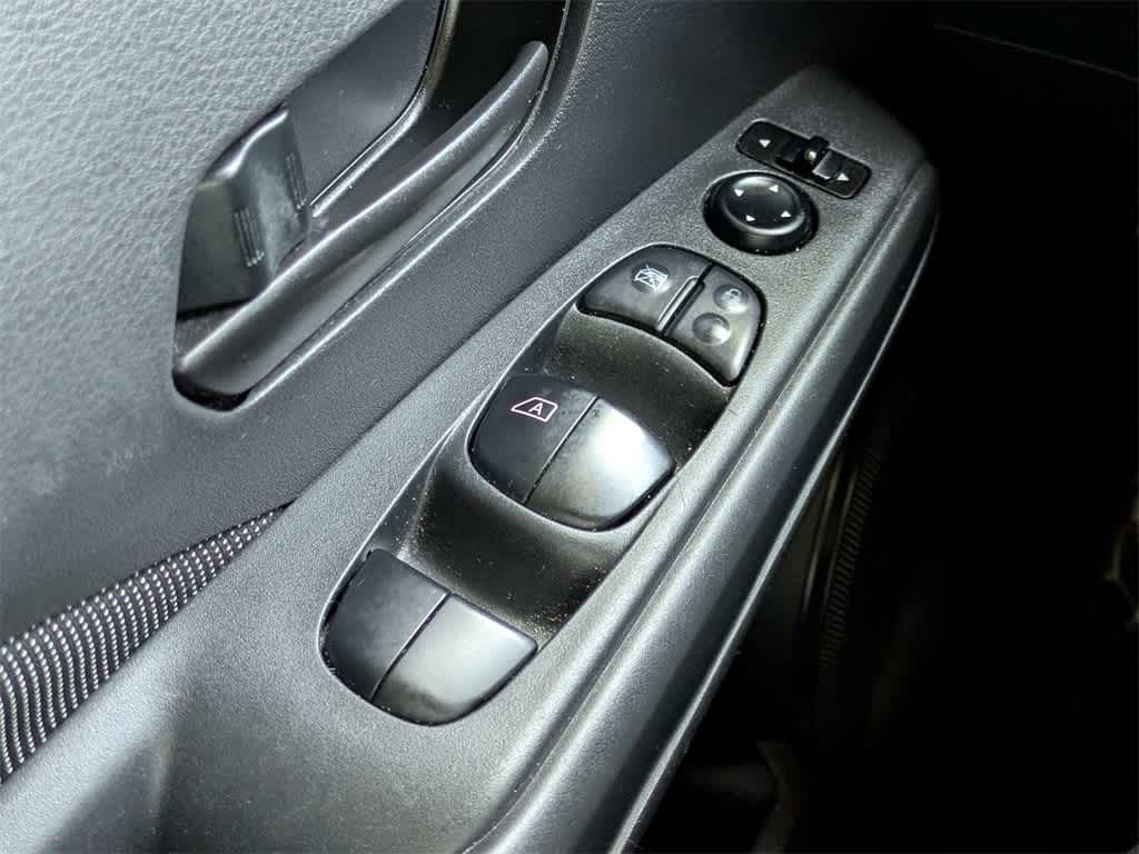 Thumbnail: 2018 Nissan Kicks - 24