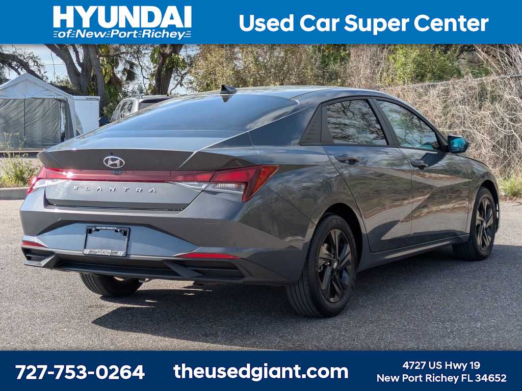 Thumbnail: 2023 Hyundai Elantra - 5