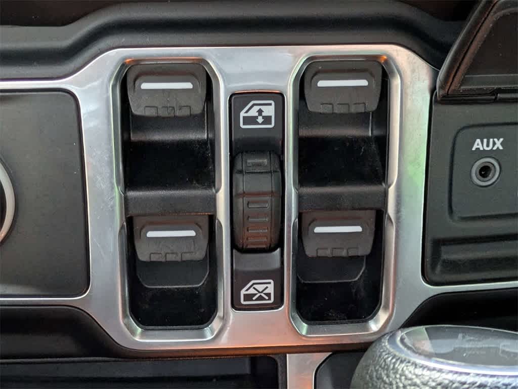 Thumbnail: 2022 Jeep Wrangler - 35