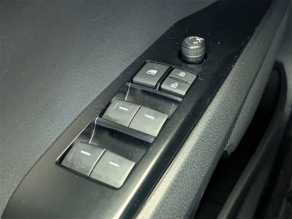 Thumbnail: 2025 Toyota Camry - 33