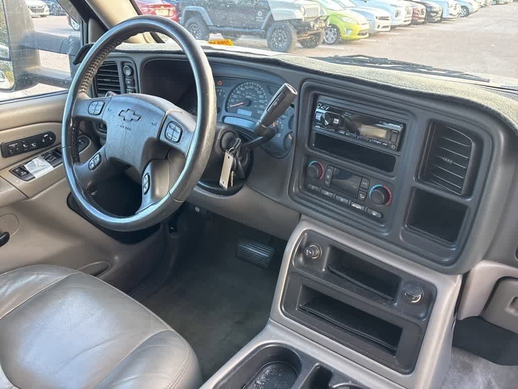 Thumbnail: 2005 Chevrolet Suburban - 6