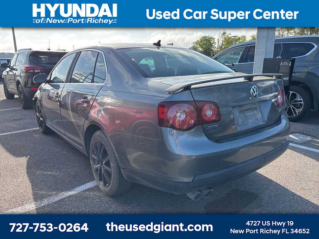 Thumbnail: 2010 Volkswagen Jetta - 2