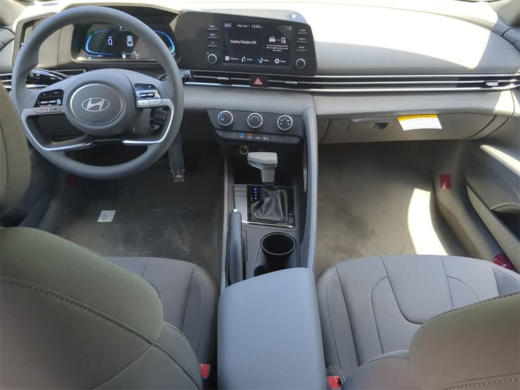 Thumbnail: 2025 Hyundai Elantra - 15