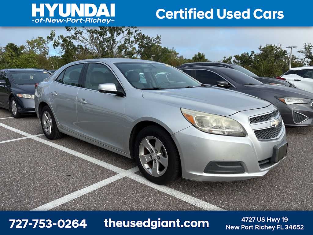 Thumbnail: 2013 Chevrolet Malibu - 4