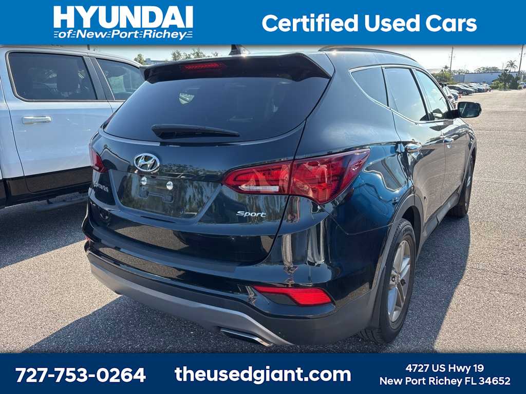 Thumbnail: 2017 Hyundai Santa Fe - 3