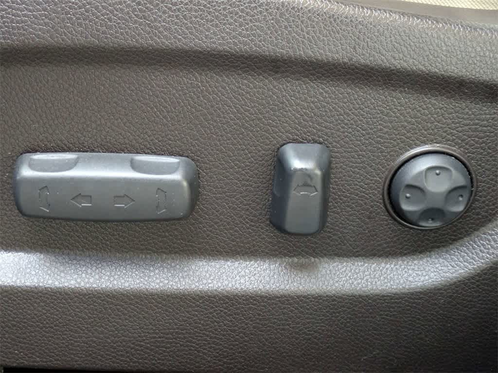 Thumbnail: 2017 Hyundai Santa Fe - 23