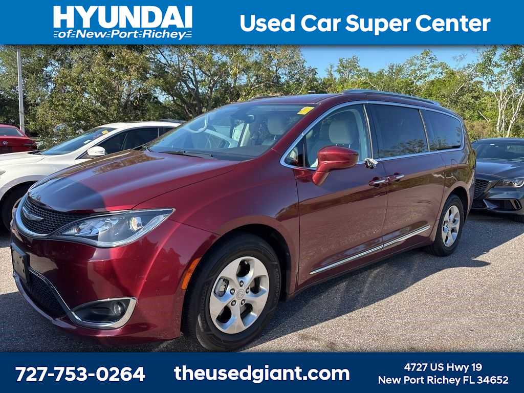 2017 Chrysler Pacifica  -
                  New Port Richey, FL