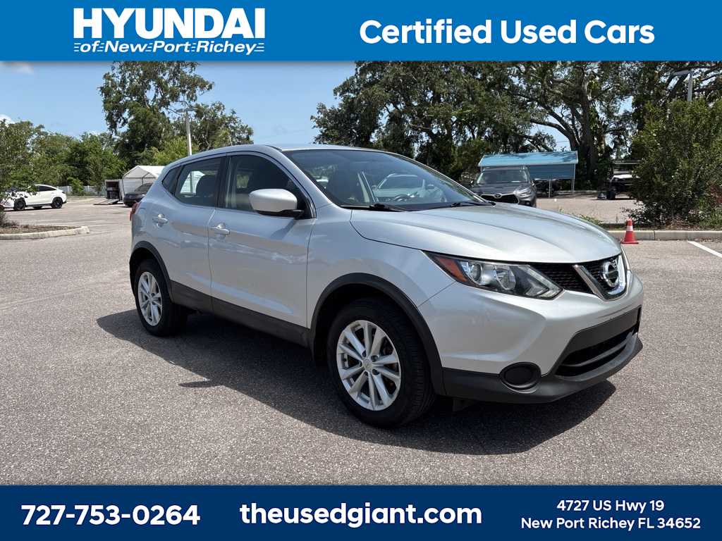 Thumbnail: 2017 Nissan Rogue Sport - 7