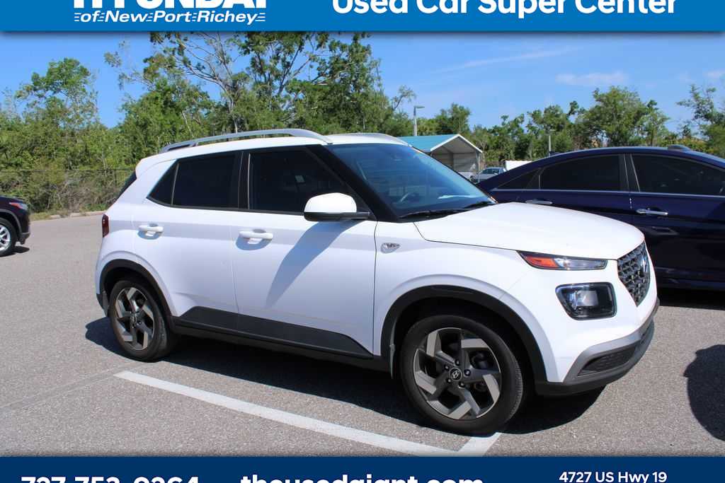 Thumbnail: 2023 Hyundai Venue - 4