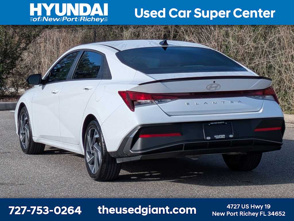 Thumbnail: 2025 Hyundai Elantra - 3
