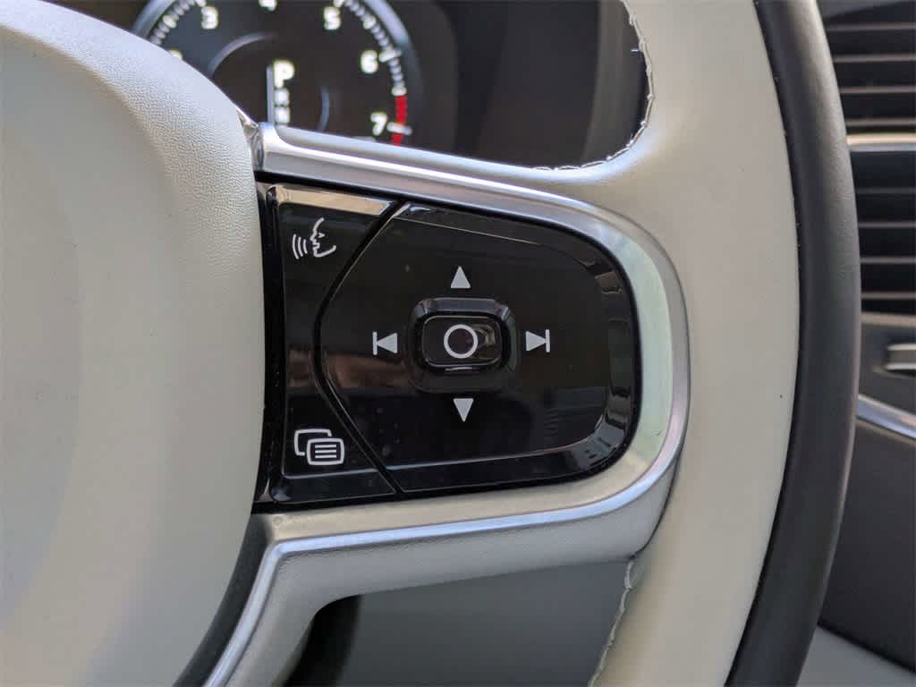 Thumbnail: 2020 Volvo XC90 - 38