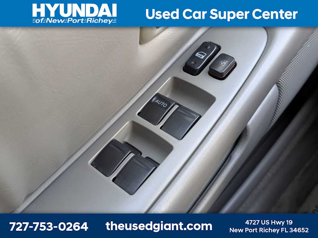 Thumbnail: 2004 Toyota Avalon - 24