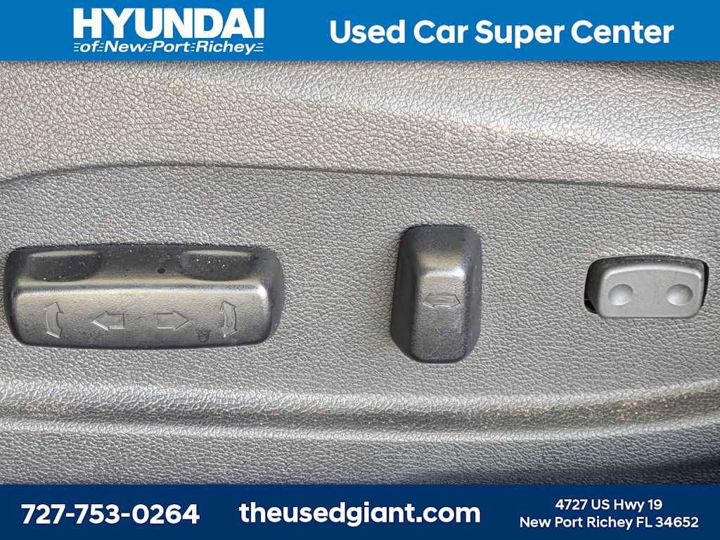 Thumbnail: 2013 Hyundai Sonata - 19