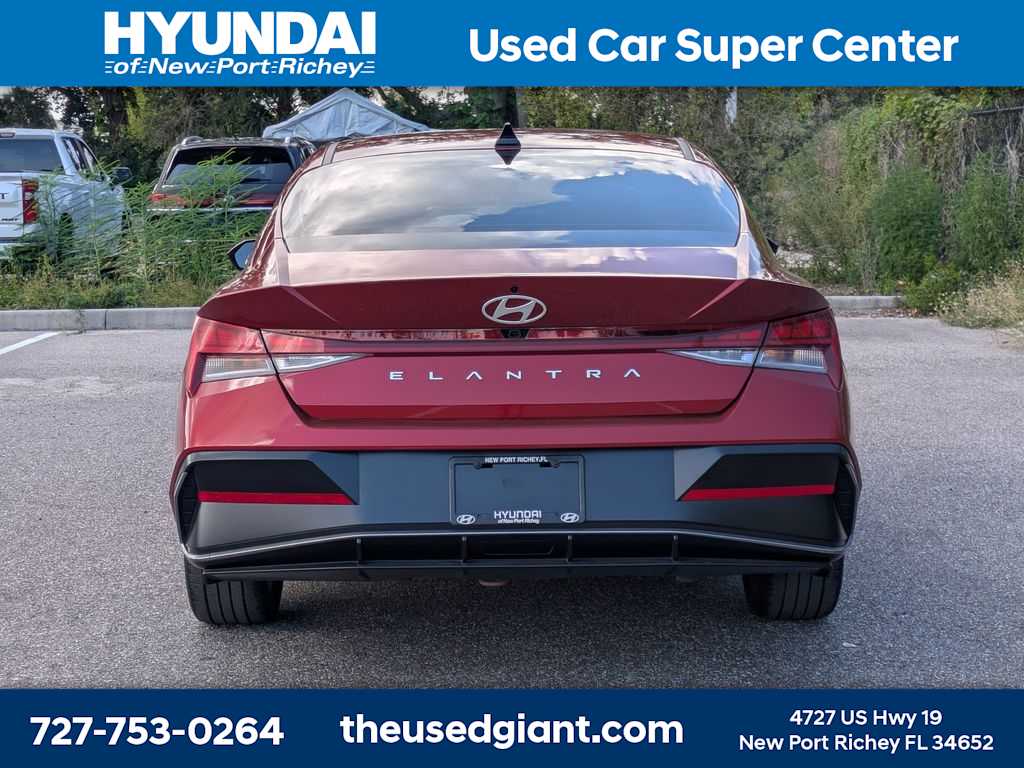 Thumbnail: 2025 Hyundai Elantra - 4