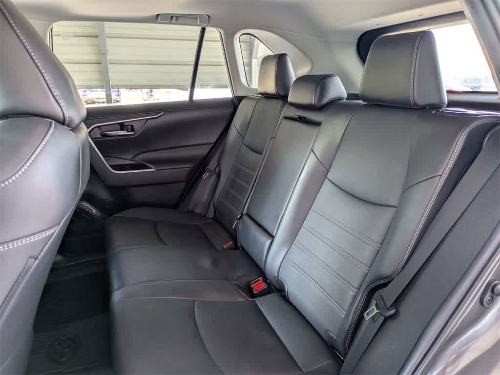 Thumbnail: 2022 Toyota RAV4 - 16