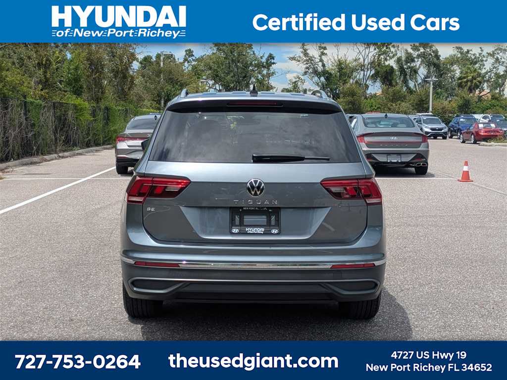 Thumbnail: 2022 Volkswagen Tiguan - 4