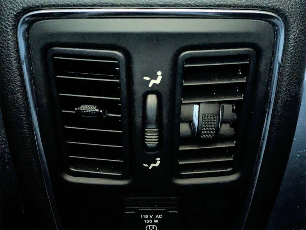 Thumbnail: 2012 Jeep Grand Cherokee - 16