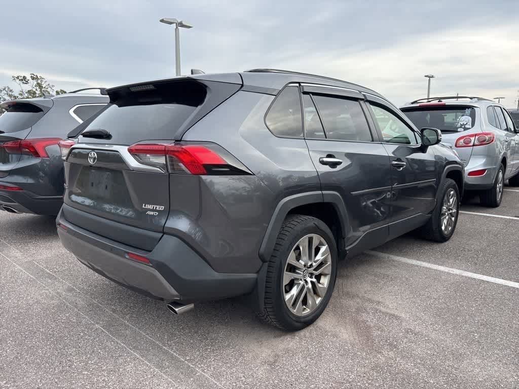 Thumbnail: 2019 Toyota RAV4 - 3