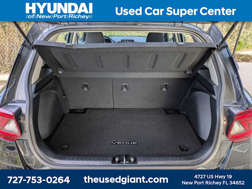 Thumbnail: 2023 Hyundai Venue - 12