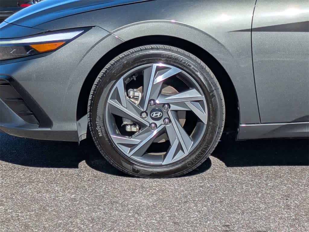 Thumbnail: 2024 Hyundai Elantra - 10
