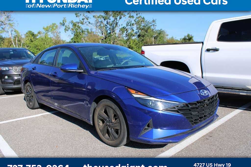 Thumbnail: 2022 Hyundai Elantra - 4
