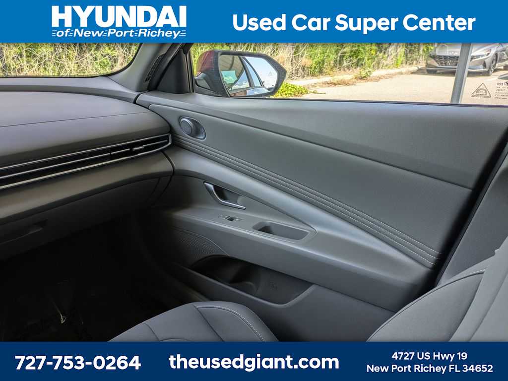Thumbnail: 2023 Hyundai Elantra - 16