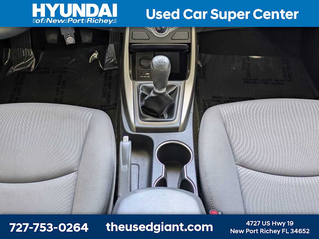 Thumbnail: 2015 Hyundai Elantra - 18