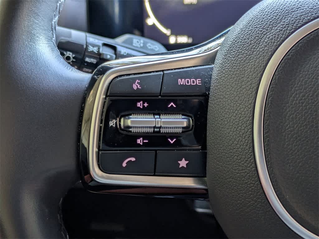 Thumbnail: 2023 Kia Carnival - 40