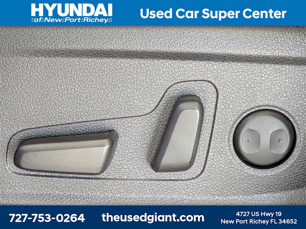 Thumbnail: 2020 Hyundai Santa Fe - 23