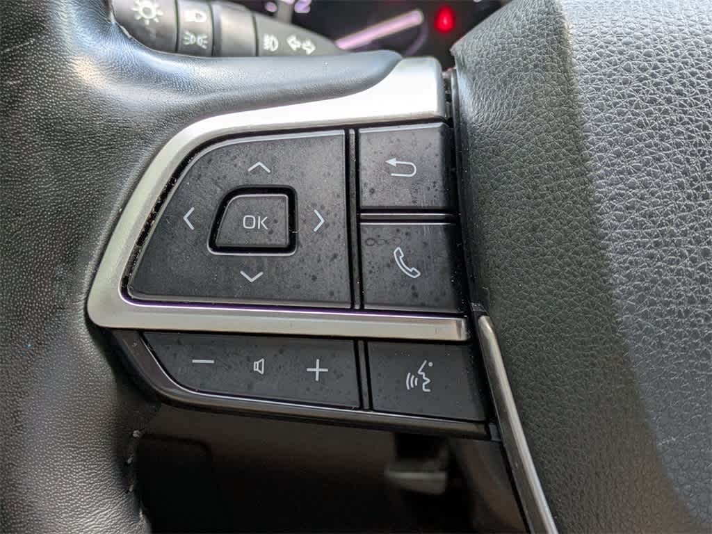 Thumbnail: 2022 Toyota Highlander - 38