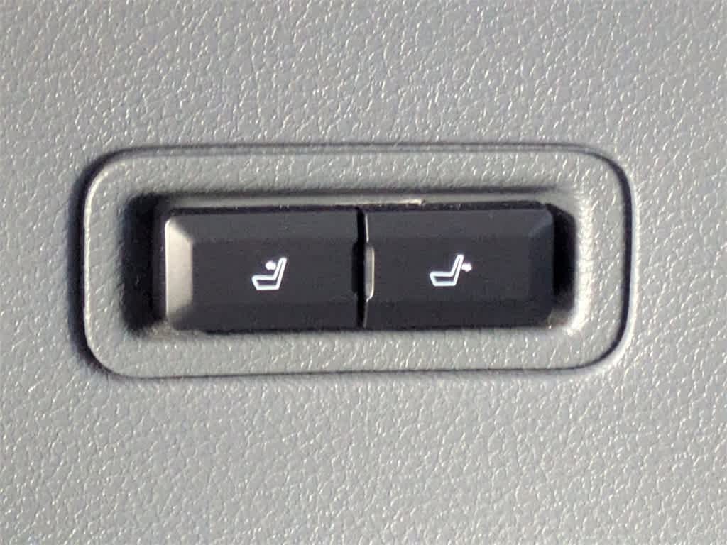 Thumbnail: 2020 Lincoln Navigator - 18