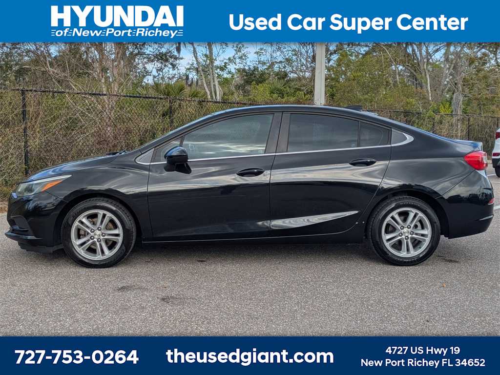 Thumbnail: 2017 Chevrolet Cruze - 2