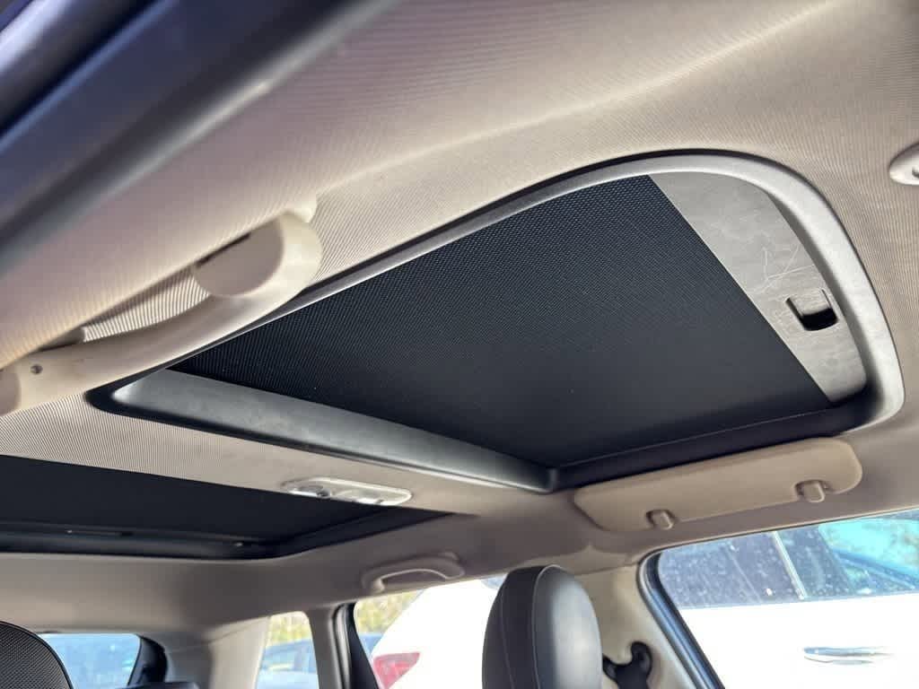 Thumbnail: 2015 MINI Cooper Hardtop - 9