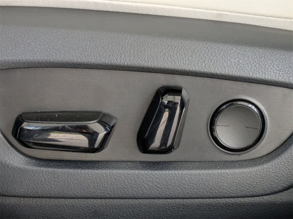 Thumbnail: 2025 Lexus RX - 23