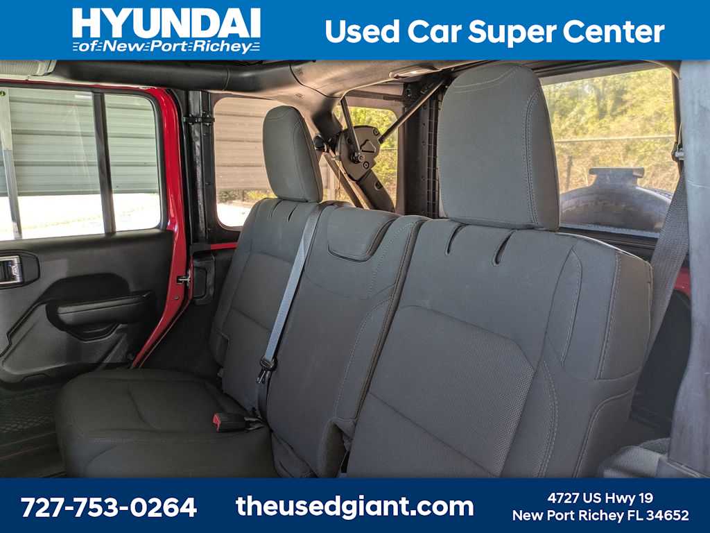 Thumbnail: 2022 Jeep Wrangler - 16