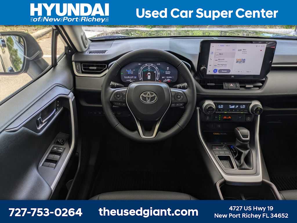 Thumbnail: 2025 Toyota RAV4 - 21