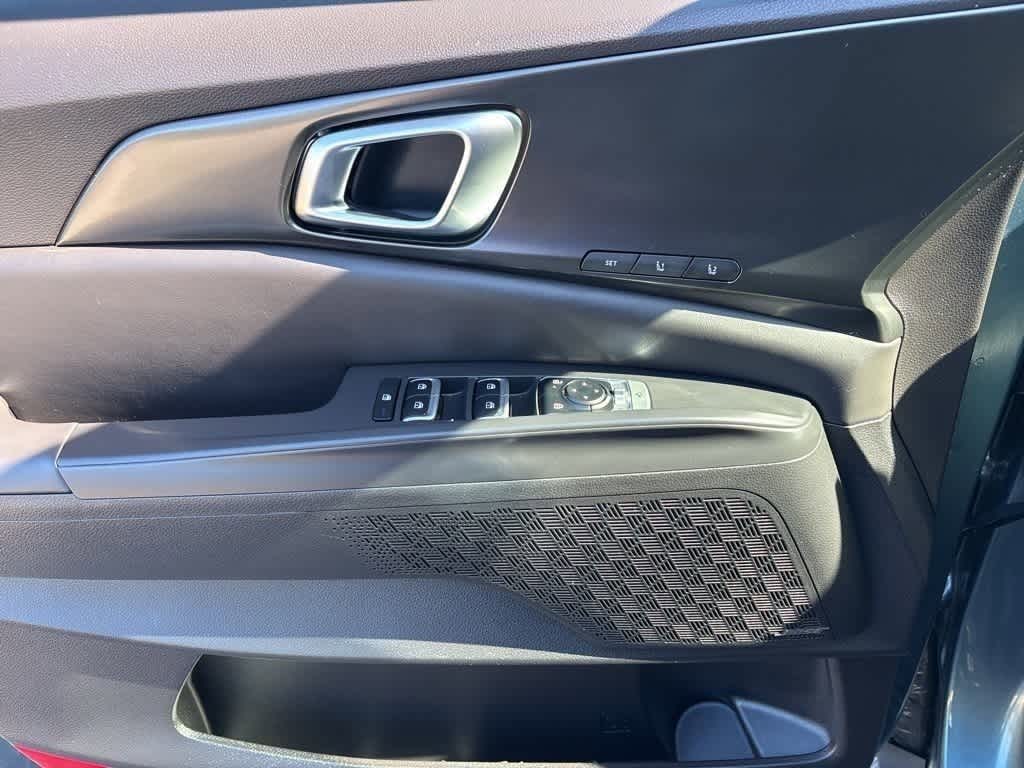 Thumbnail: 2025 Kia Carnival - 14