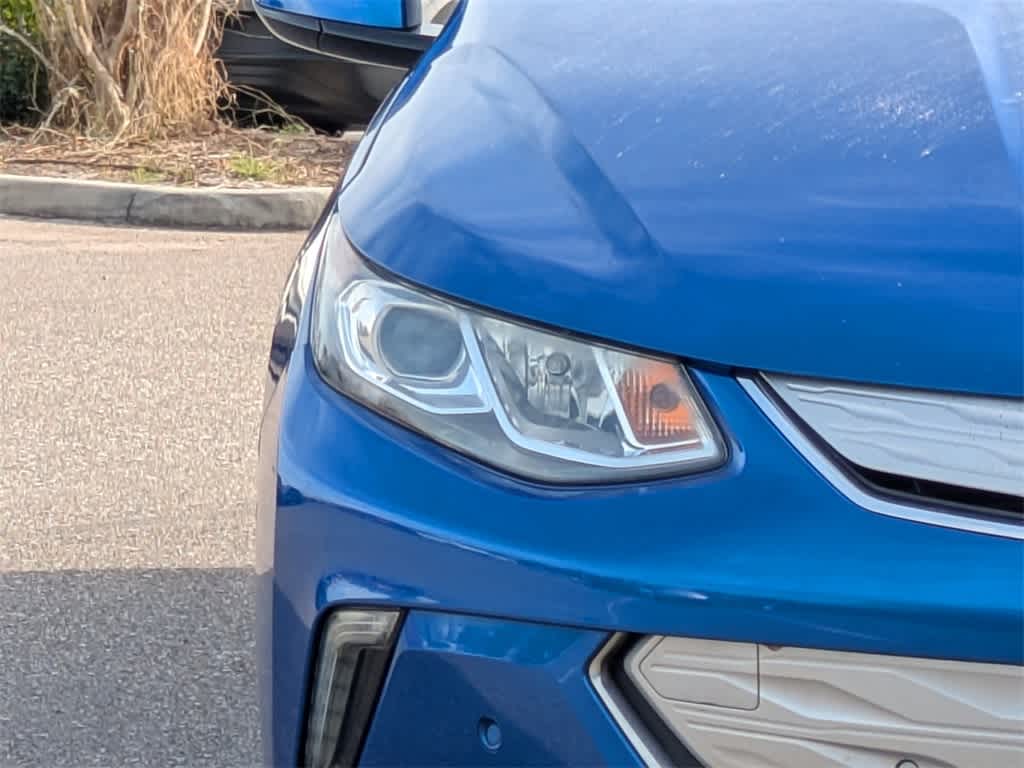 Thumbnail: 2017 Chevrolet Volt - 9