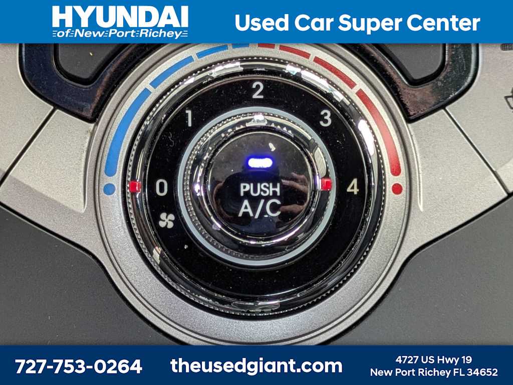 Thumbnail: 2013 Hyundai Elantra - 20