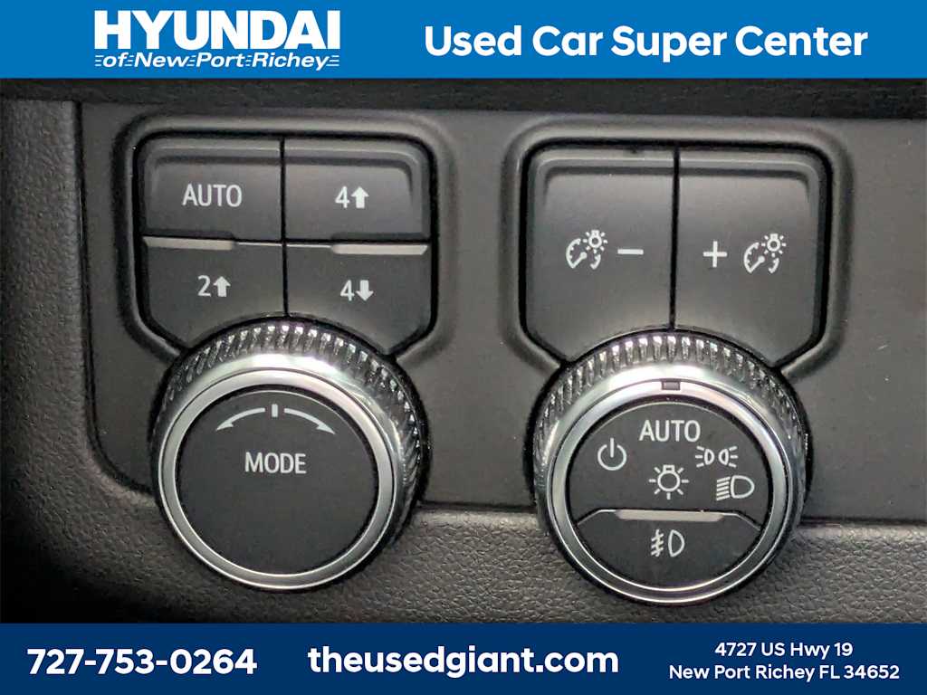 Thumbnail: 2022 GMC Yukon XL - 37