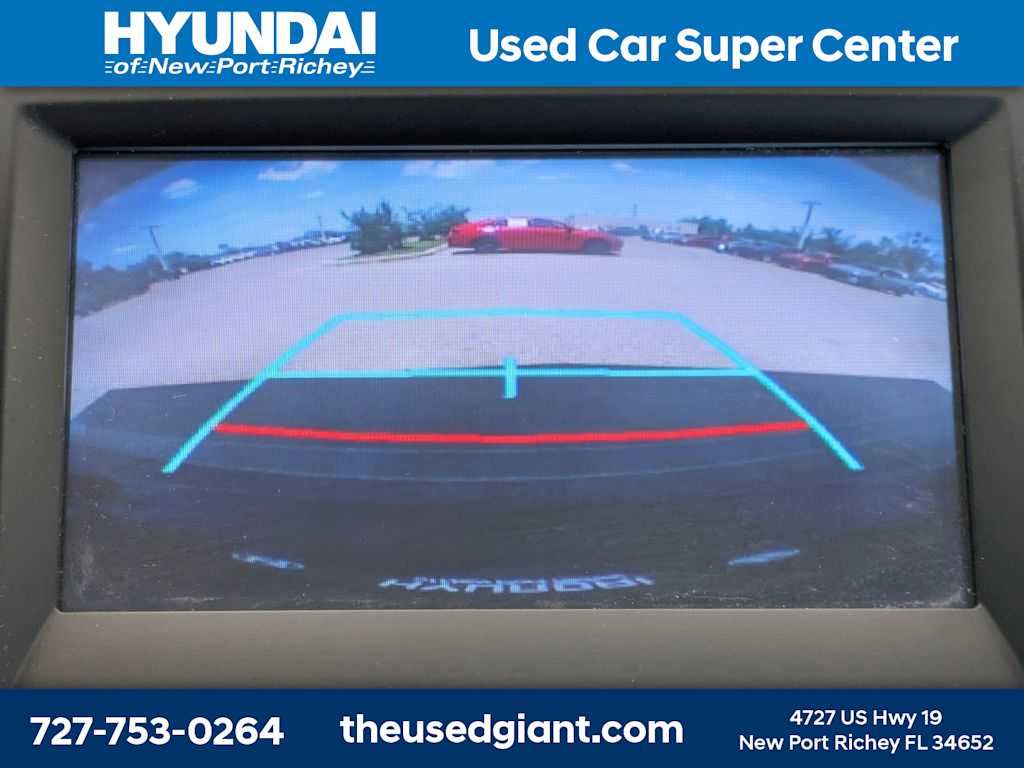 Thumbnail: 2016 Toyota Camry - 18