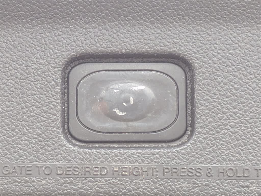 Thumbnail: 2015 Ford Explorer - 13