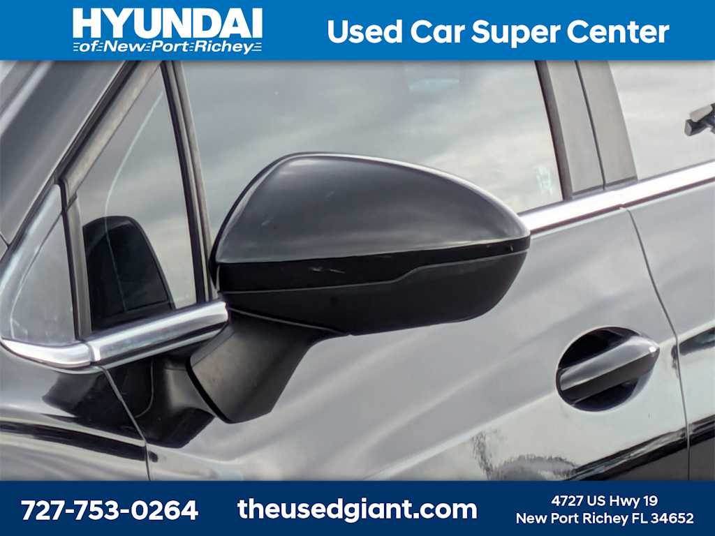 Thumbnail: 2017 Chevrolet Cruze - 11