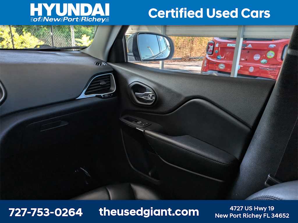 Thumbnail: 2020 Jeep Cherokee - 19