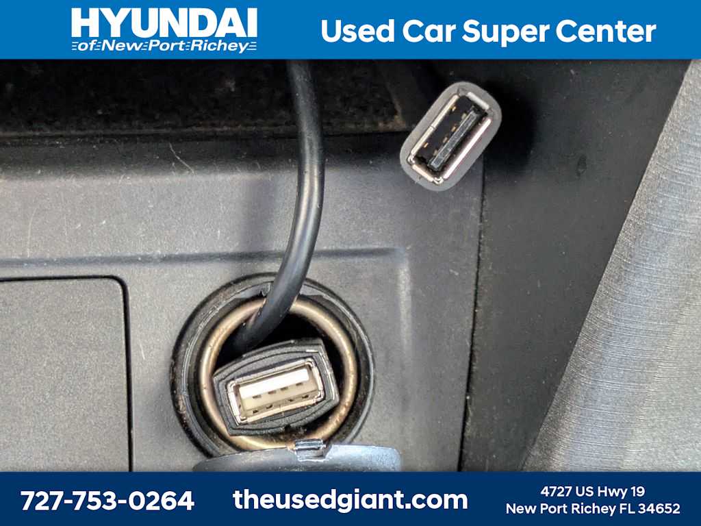 Thumbnail: 2010 Toyota RAV4 - 25