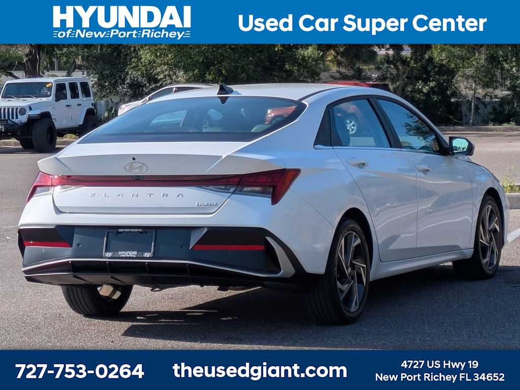 Thumbnail: 2024 Hyundai Elantra - 5